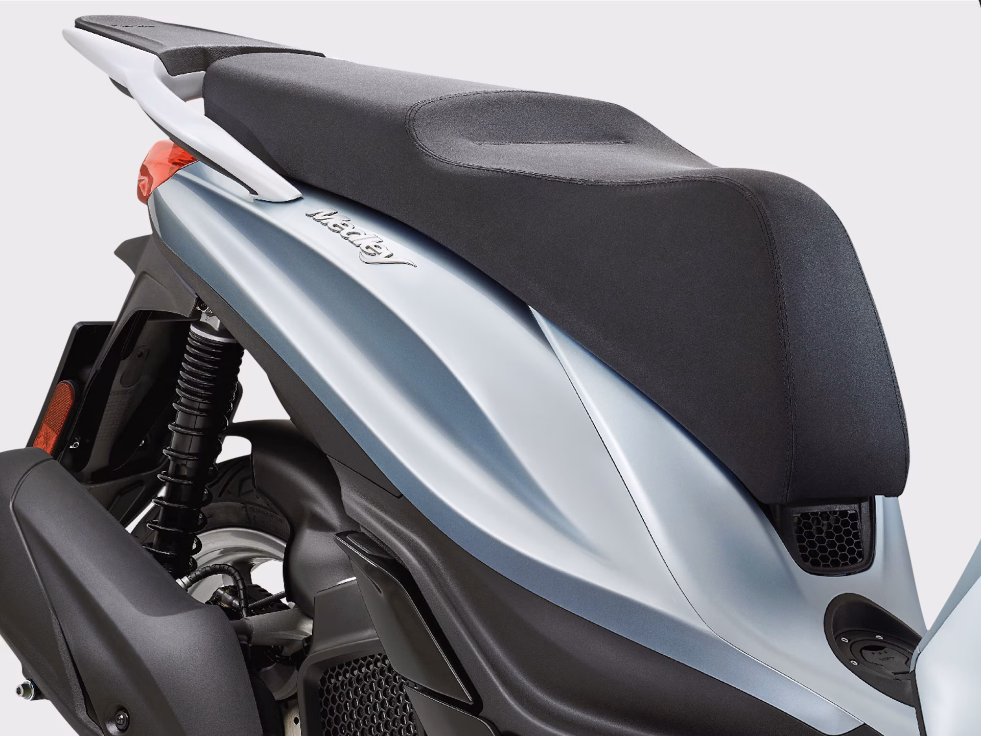 Investom moto Zlín, Piaggio Medley 125