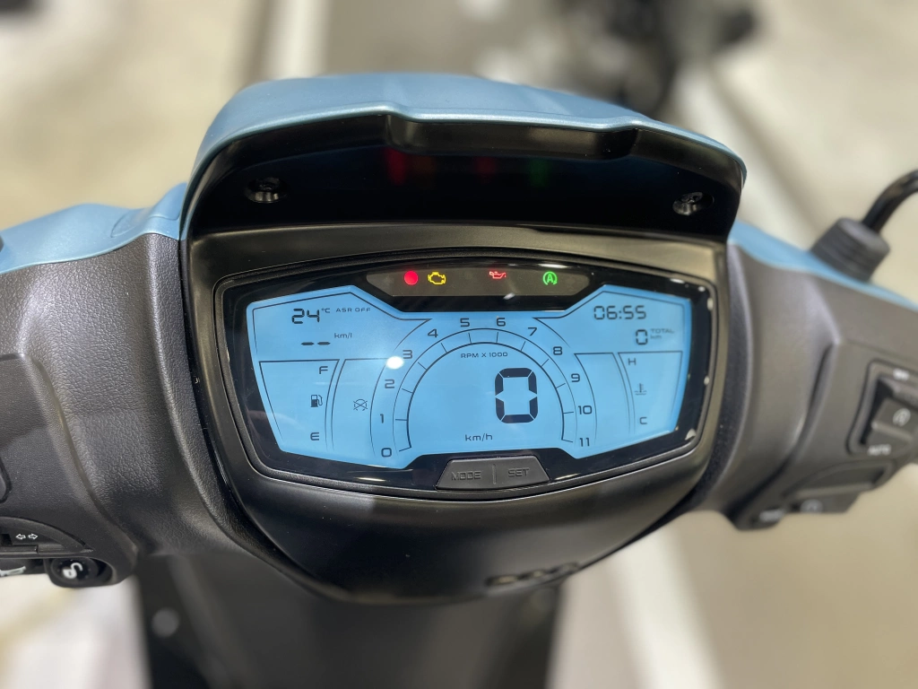 Investom moto Zlín, Piaggio Medley S 125