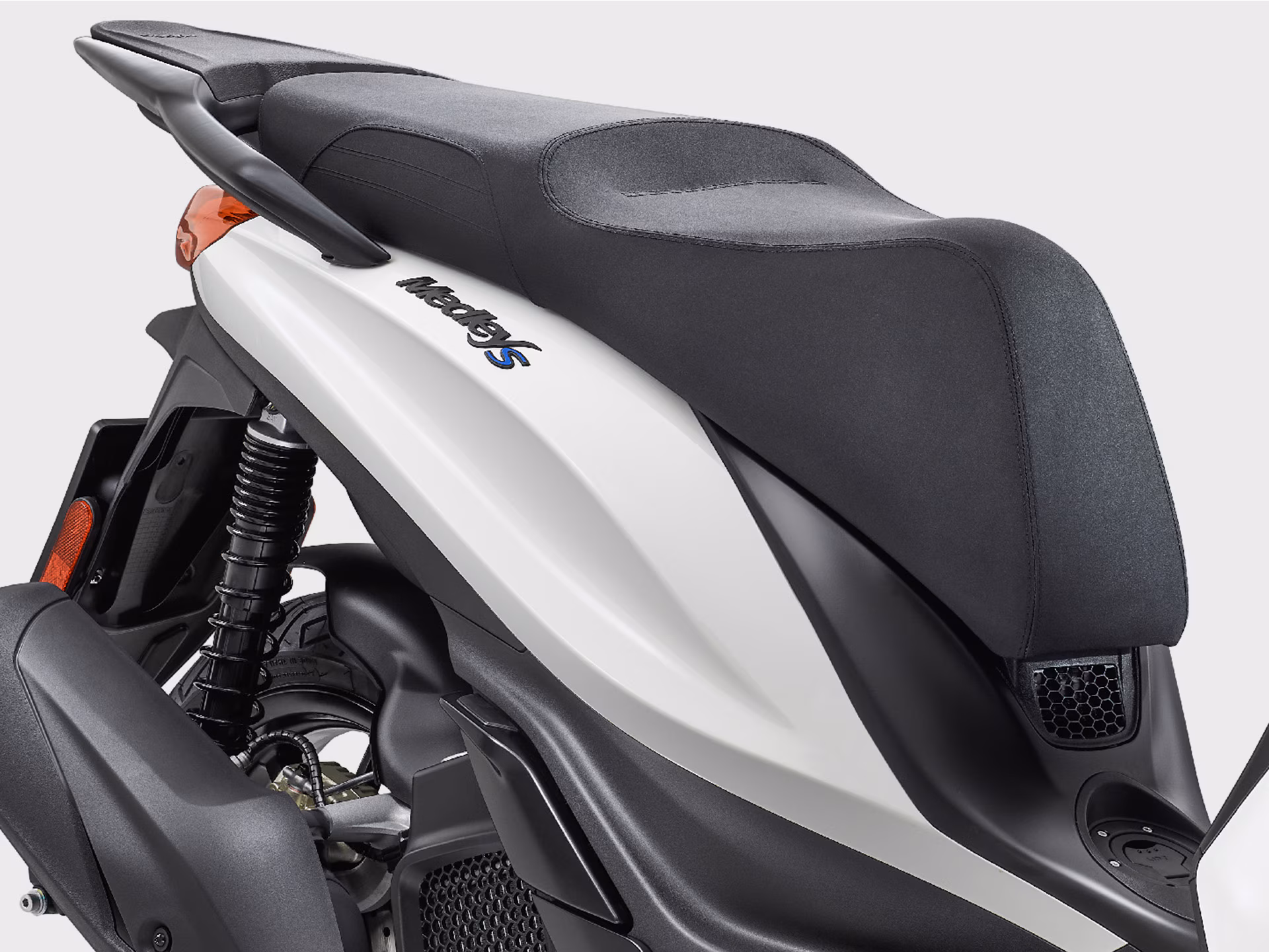 Investom moto Zlín, Piaggio Medley S 125