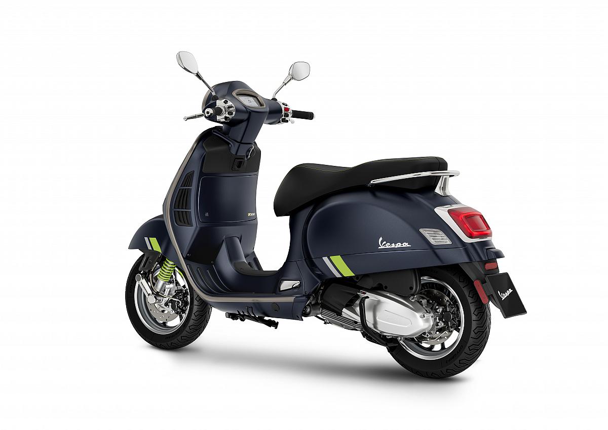 VESPA GTS SUPERTECH 300 ABS, investom moto Zlín, skútr 300