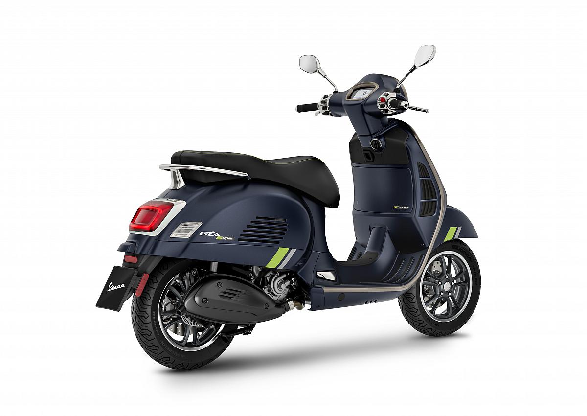 VESPA GTS SUPERTECH 300 ABS, investom moto Zlín, skútr 300