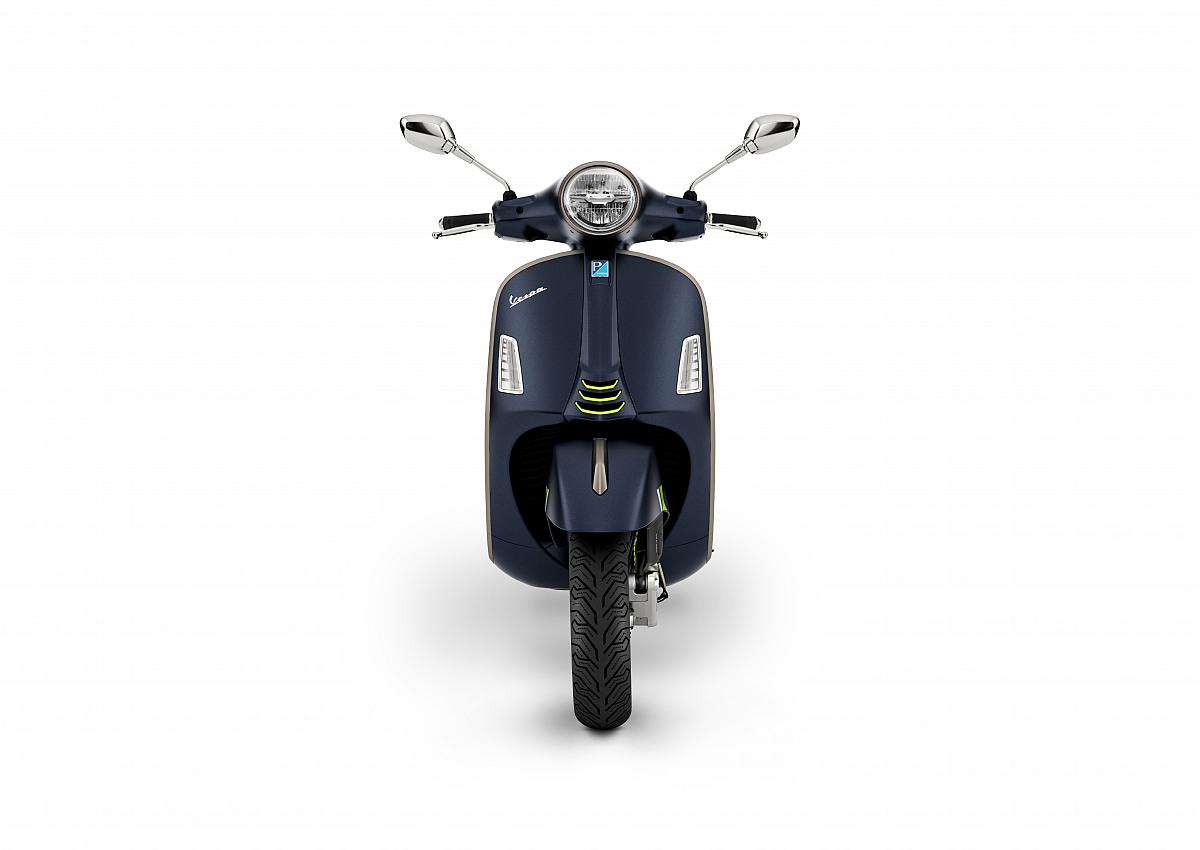 VESPA GTS SUPERTECH 300 ABS, investom moto Zlín, skútr 300