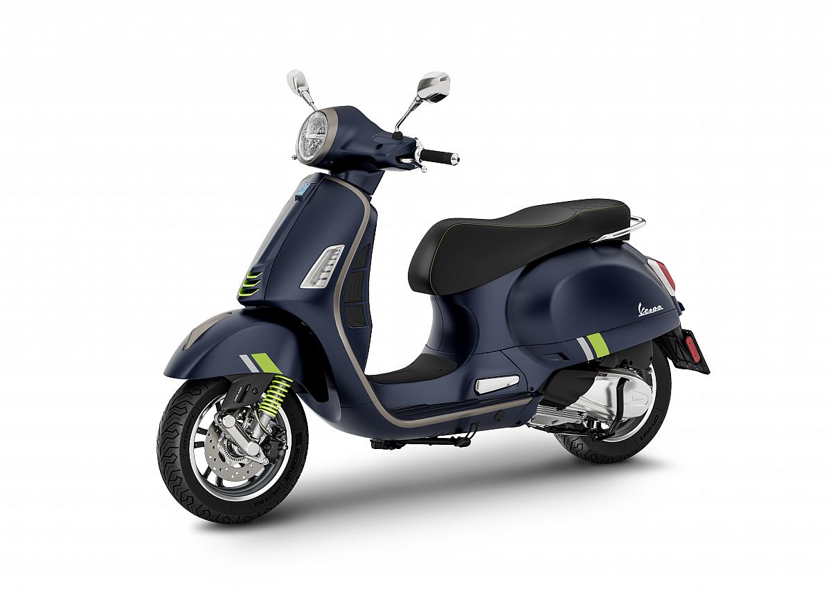 VESPA GTS SUPERTECH 300 ABS, investom moto Zlín, skútr 300