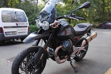 Investom moto Zlín, Moto Guzzi V85 Strada