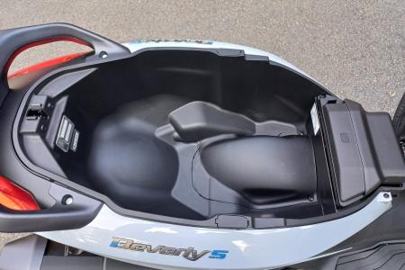 Investom moto Zlín, Piaggio Beverly S 310