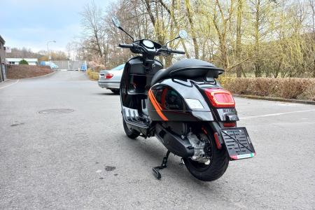 Investom moto Zlín Vespa GTV 300