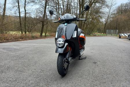 Investom moto Zlín Vespa GTV 300