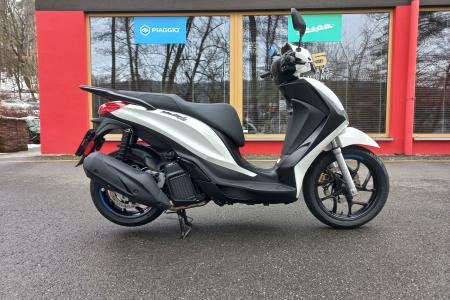 Investom moto Zlín, Piaggio Medley S 125 
