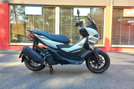 Investom moto Zlín, Aprilia SR GT 125