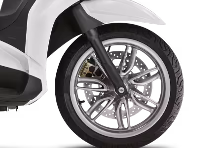 Investom moto Zlín, Piaggio Beverly 310