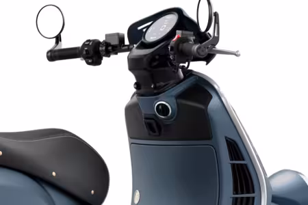 Investom moto Zlín, Vespa GTV 310 Officina 8