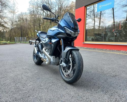 Investom moto Zlin, Moto Guzzi V100 Mandello